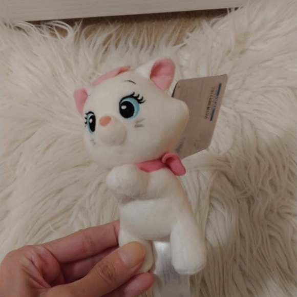 ❤️FIRM! DISNEY PARKS THE ARISTOCATS MARIE PLUSH MAGNET - Picture 4 of 9